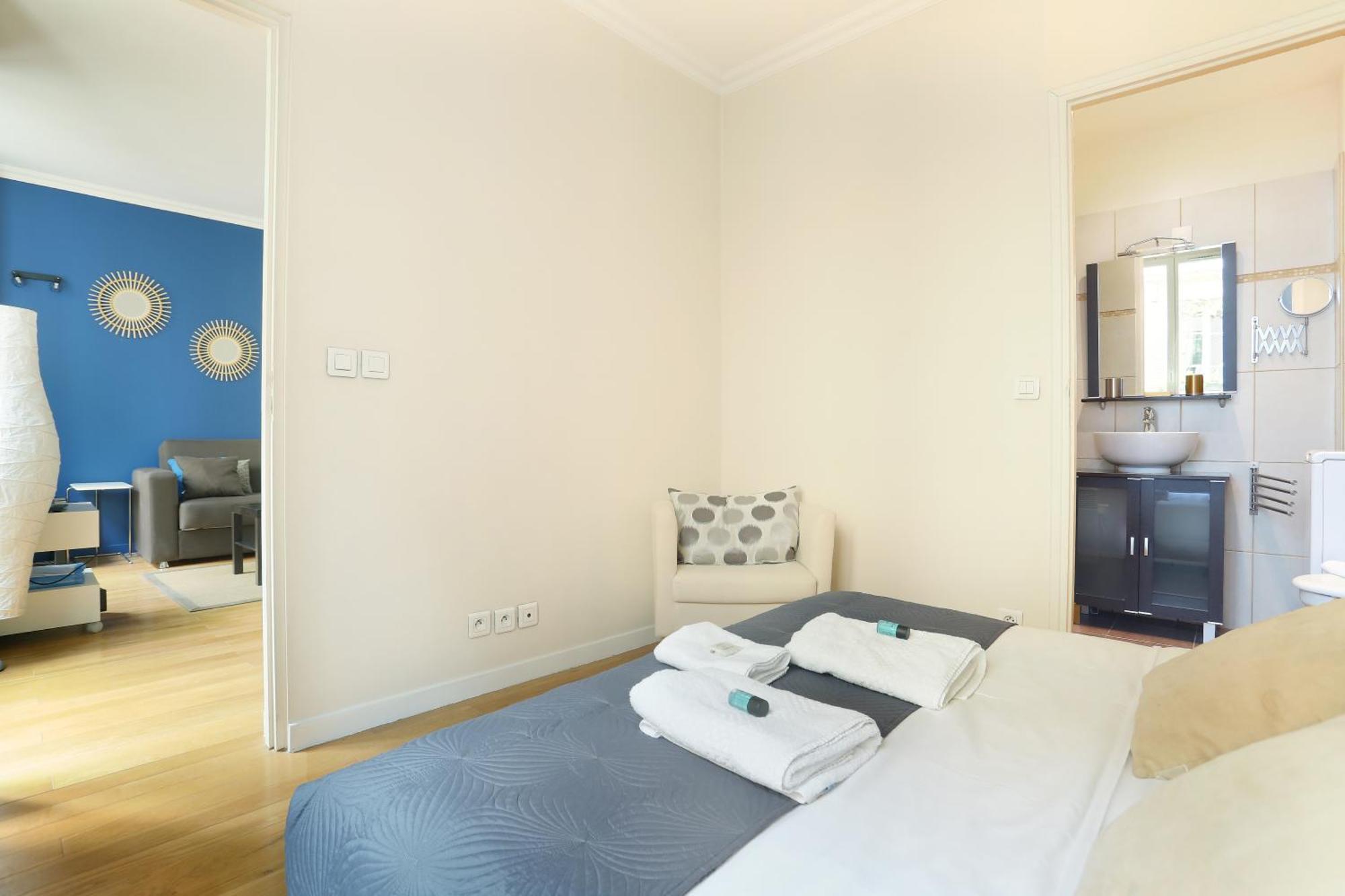 Pick A Flat'S Apartments In Batignolles - Rue Biot パリ エクステリア 写真