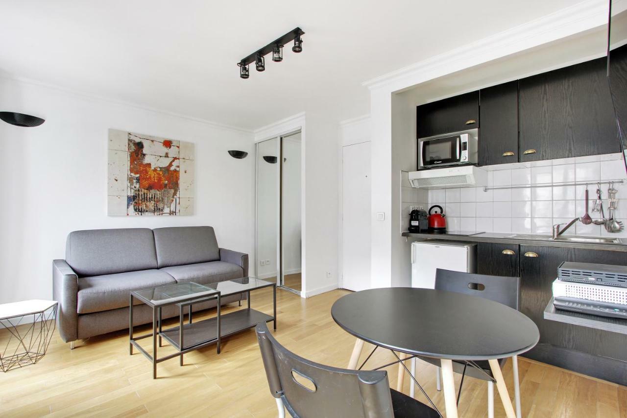 Pick A Flat'S Apartments In Batignolles - Rue Biot パリ エクステリア 写真